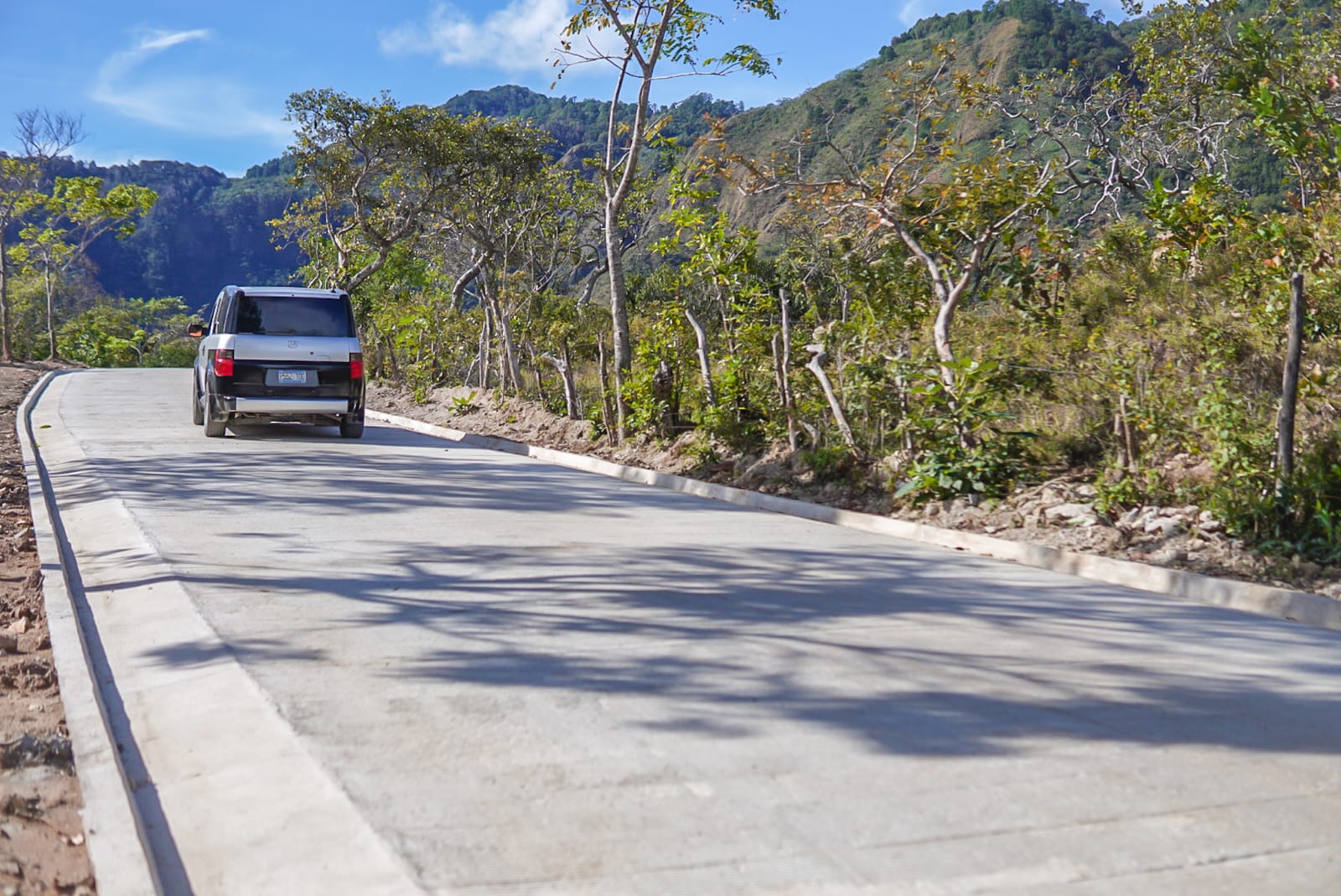 dom-transforma-calle-rural-en-el-tablon-chalatenango-sur